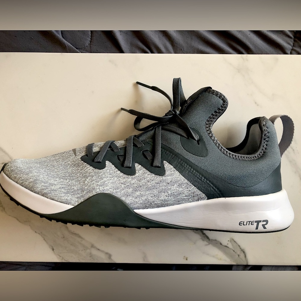 Nike Elite TR running shoe